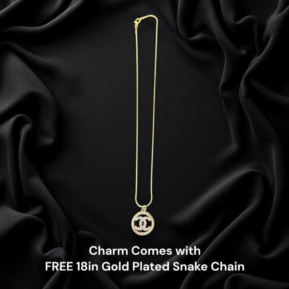 CC White/Gold Round Zipper Pull Button Charm & Free 18in Gold Plated Snake Chain - Picture 1 of 3